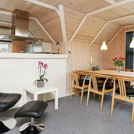 Three-bedroom Holiday In 18 * Blåvand