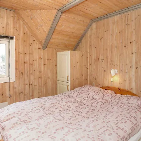 Three-bedroom Holiday In 18 Nyaraló